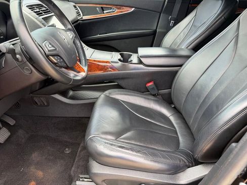 Used 2017 Lincoln MKX Reserve FWD image 7