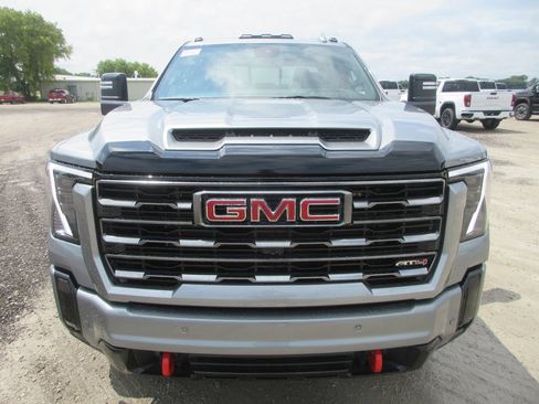 New 2026 GMC Sierra 2500 AT4 w/ AT4 Premium Plus Package AWD/4WD image 12