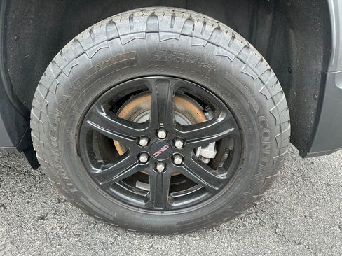 Used 2023 GMC Acadia AT4 w/ Preferred Package AWD/4WD image 38