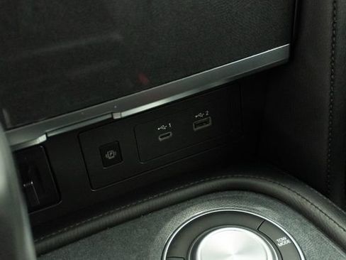 Used 2024 Nissan Armada SV RWD image 19