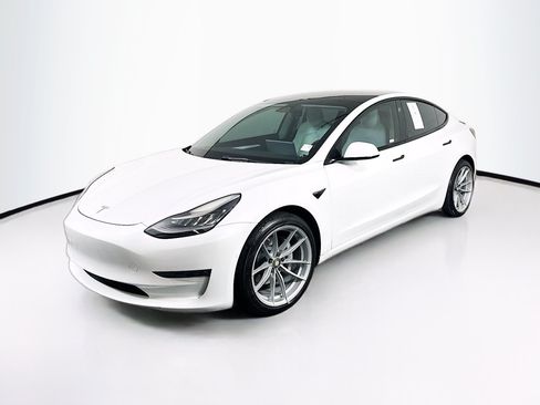 Used 2022 Tesla Model 3 Long Range AWD/4WD image 3