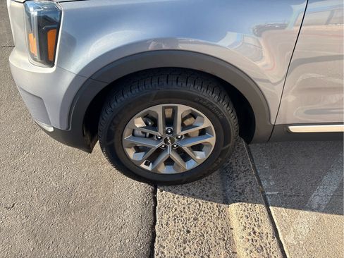 Used 2024 Kia Telluride LX FWD image 32