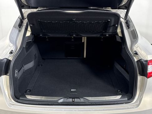 Used 2018 Maserati Levante GranLusso image 23