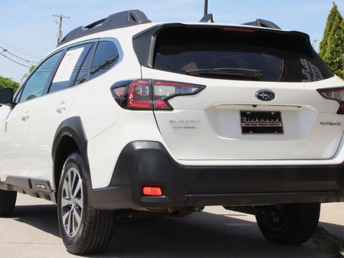 Used 2023 Subaru Outback Premium AWD/4WD image 5