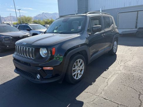Used 2019 Jeep Renegade Latitude FWD image 3