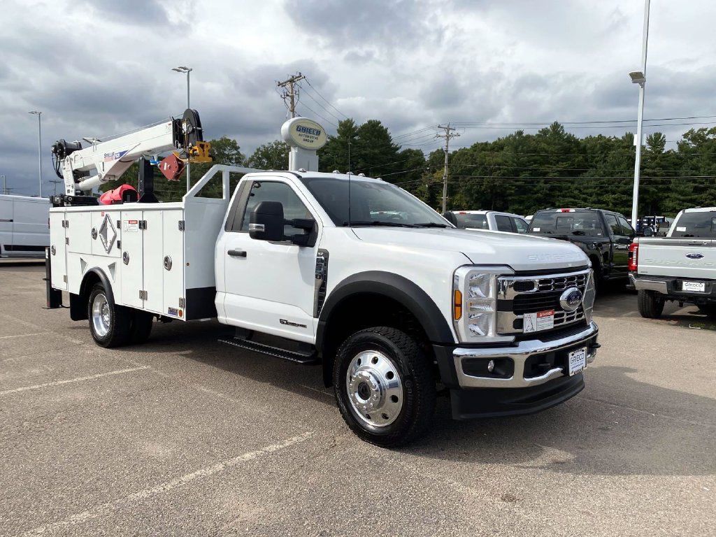 Used 2025 Ford F550 4x4 Regular Cab Super Duty image 1