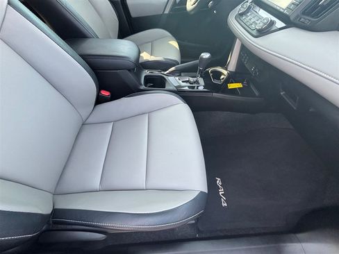 Used 2018 Toyota RAV4 Limited w/ Advanced Technology Package FWD image 30