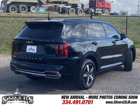 Used 2022 Kia Sorento S image 42