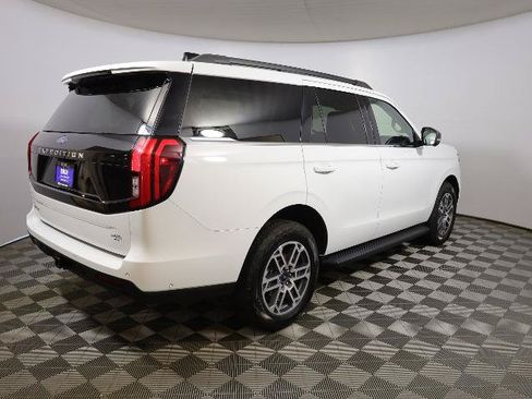 Certified 2025 Ford Expedition Active AWD/4WD image 5