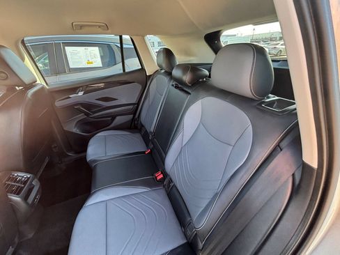 Used 2026 Volkswagen Tiguan SE AWD/4WD image 72