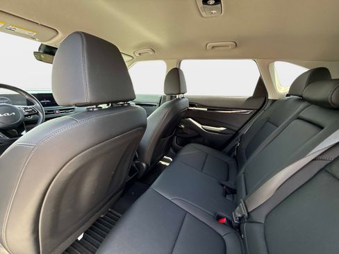 Used 2024 Kia Seltos EX FWD image 19