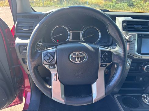 Used 2017 Toyota 4Runner SR5 image 16