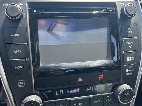 Used 2015 Toyota Camry XLE FWD image 26
