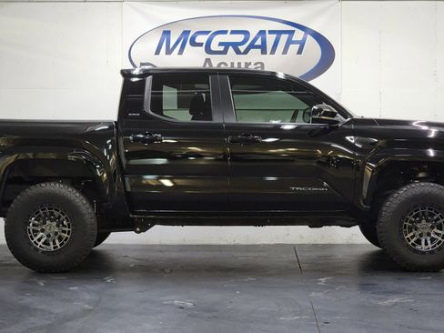 Used 2024 Toyota Tacoma SR5 image 3