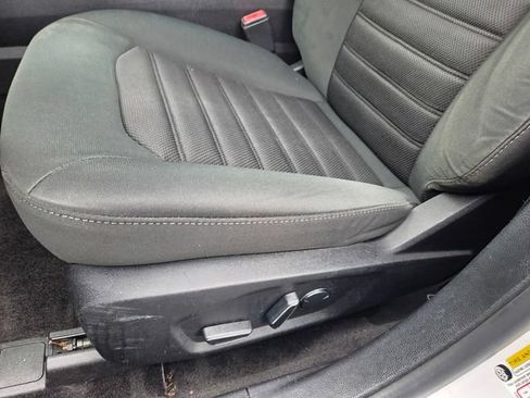 Used 2018 Ford Fusion SE w/ Fusion SE Technology Package FWD image 26