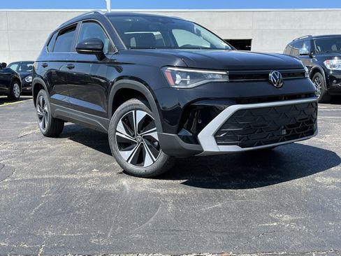 New 2026 Volkswagen Taos SE AWD/4WD image 1