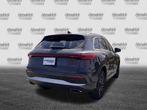 Used 2025 Audi Q5 Premium image 10