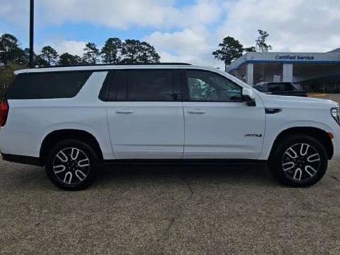 Certified 2023 GMC Yukon XL AT4 w/ AT4 Premium Package image 9