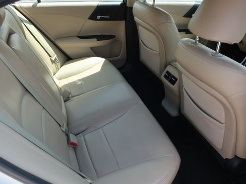 Used 2013 Honda Accord EX image 28