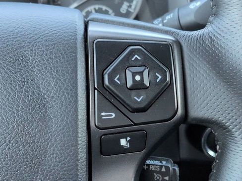 Used 2017 Toyota Tacoma TRD Off-Road w/ Tow Package (A/T) AWD/4WD image 25