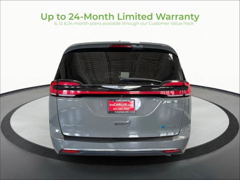 Used 2022 Chrysler Pacifica Touring-L FWD image 6