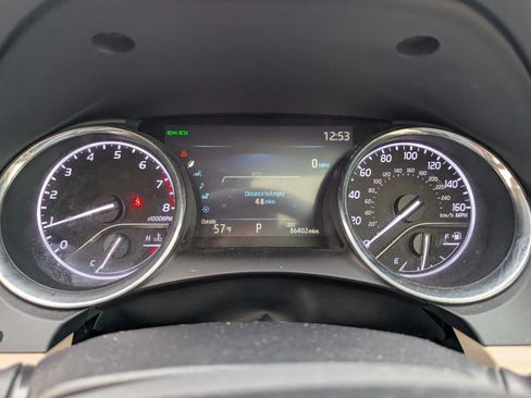 Used 2019 Toyota Camry XLE image 9