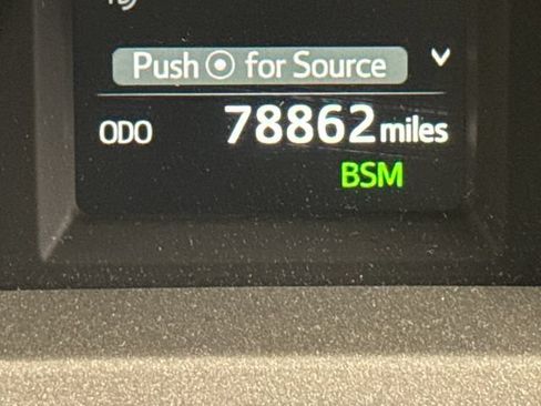 Used 2017 Toyota RAV4 XLE AWD/4WD image 26