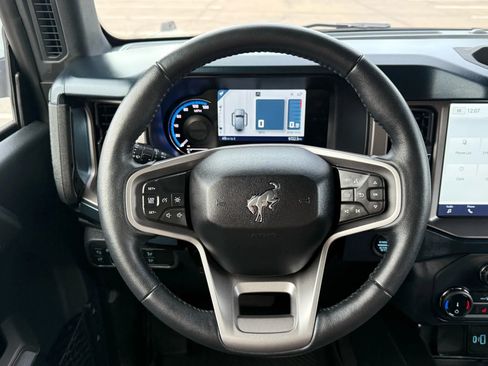 Used 2022 Ford Bronco Outer Banks image 10