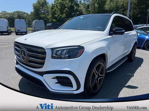 Used 2026 Mercedes-Benz GLS 450 4MATIC image 4