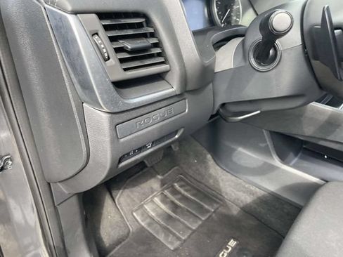 Used 2024 Nissan Rogue S AWD/4WD image 23