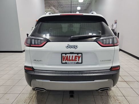 Used 2019 Jeep Cherokee Limited image 5