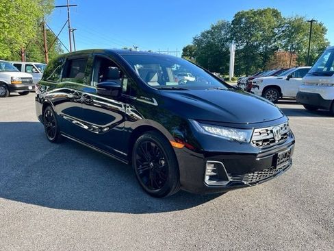 Used 2025 Honda Odyssey Sport-L image 4
