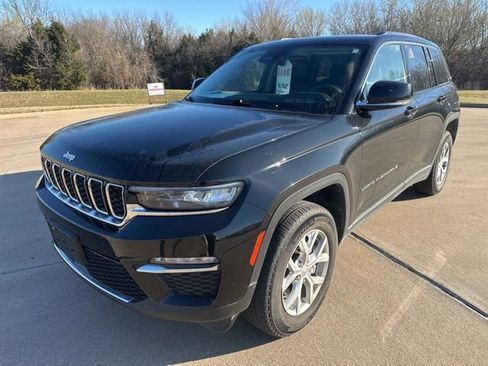 Used 2024 Jeep Grand Cherokee Limited AWD/4WD image 1