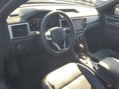 Used 2021 Volkswagen Atlas Cross Sport SEL image 18