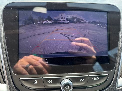 Used 2022 Chevrolet Malibu LS FWD image 15