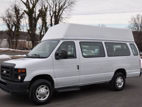 Used 2014 Ford E-250 and Econoline 250 Extended w/ Power Group RWD image 2