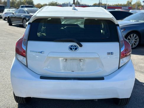 Used 2016 Toyota Prius C Two image 7