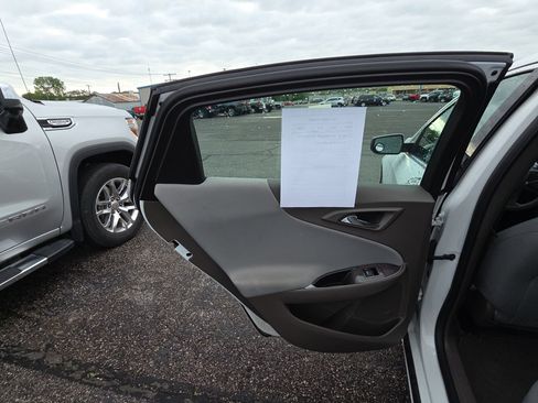 Used 2024 Chevrolet Malibu LT FWD image 12