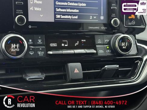 Used 2021 Toyota Highlander LE image 34