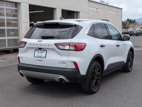 Used 2022 Ford Escape SE AWD/4WD image 3