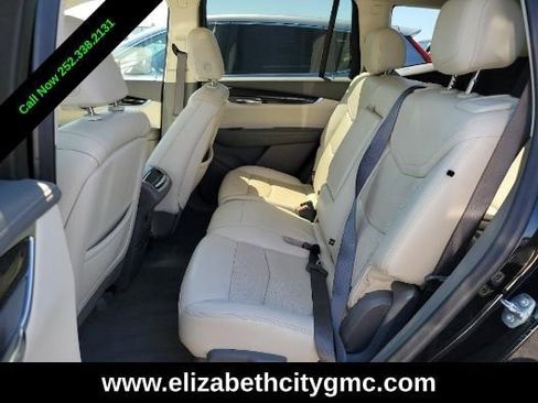 Used 2022 Cadillac XT6 Premium Luxury image 5