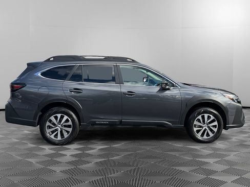 Used 2025 Subaru Outback Premium image 8