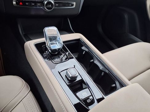 New 2026 Volvo XC90 B6 Plus w/ Protection Package Premier image 14