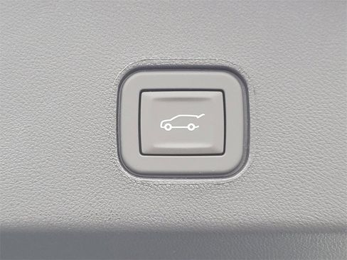 New 2025 Cadillac Lyriq Luxury image 31