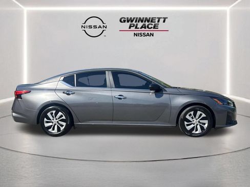 Certified 2025 Nissan Altima 2.5 S FWD image 27