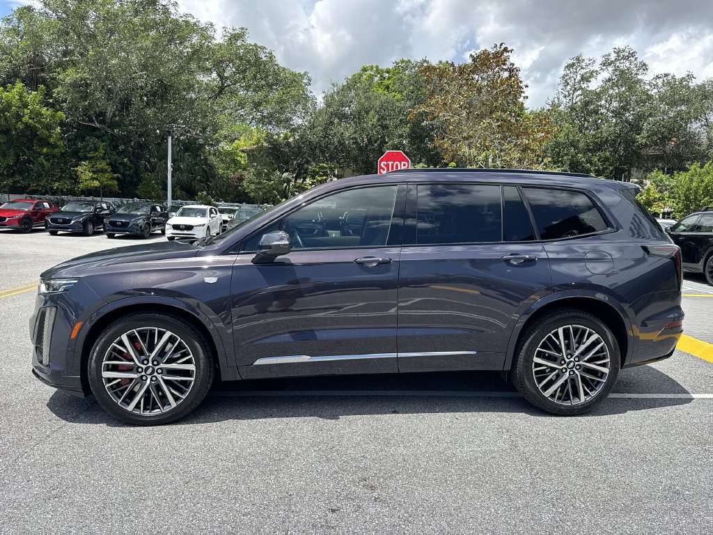 Used 2024 Cadillac XT6 Sport w/ Platinum Package AWD/4WD image 11