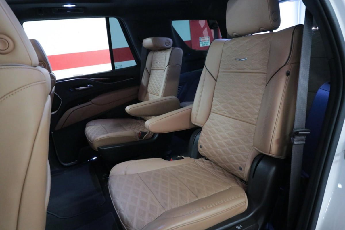 Used 2023 Cadillac Escalade Premium Luxury w/ Performance Package RWD image 20