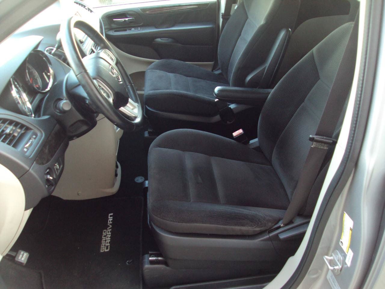 Used 2017 Dodge Grand Caravan SE w/ Power Window Group FWD image 20