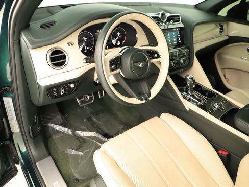 Used 2023 Bentley Bentayga Extended Wheelbase AWD/4WD image 15