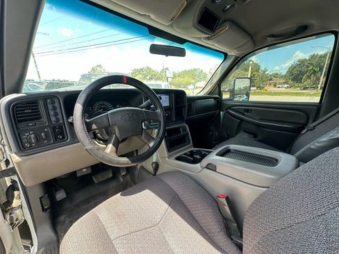 Used 2007 Chevrolet Silverado 2500 W/T w/ Heavy-Duty Power Package image 24